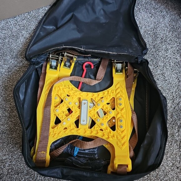 NEW Good Road Plastic 2 Piece Tire Snow Chain Kit With Stow Away Bag - Picture 1 of 5